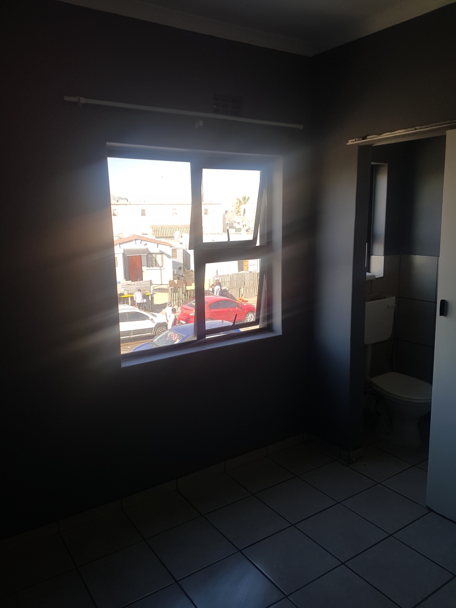 12 Bedroom Property for Sale in Phoenix Western Cape